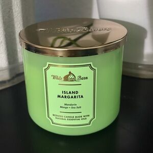 Bath & Body Works White Barn Candle